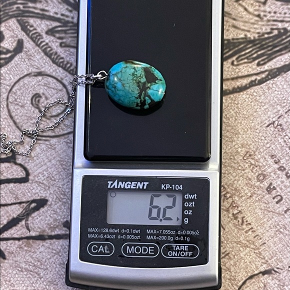 Stabilized genuine turquoise pendant and silver tone chain - Picture 6 of 6